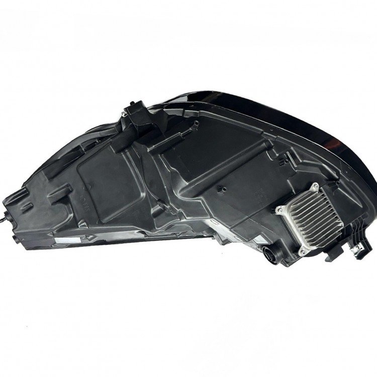 Tesla Far Tesla Y 22-24 Sağ (Beyinli/Ledli/Mercekli) Tesla Far Tesla Y 22-24 Sağ (Beyinli/Ledli/Mercekli)