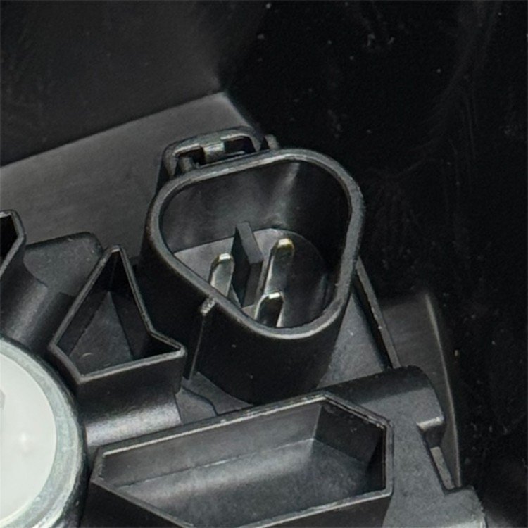 Toyota Far Hılux Revo 16-21 Sol (Motorlu Ledsiz) Toyota Far Hılux Revo 16-21 Sol (Motorlu Ledsiz)