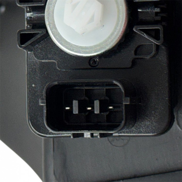 Mıtsubıshı Far L200 15-18 Sağ (Motorlu Koyu Sarı) Mıtsubıshı Far L200 15-18 Sağ (Motorlu Koyu Sarı)